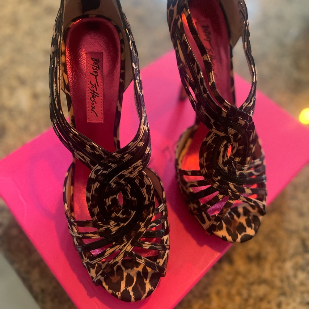 Betsy Johnson woman heels
